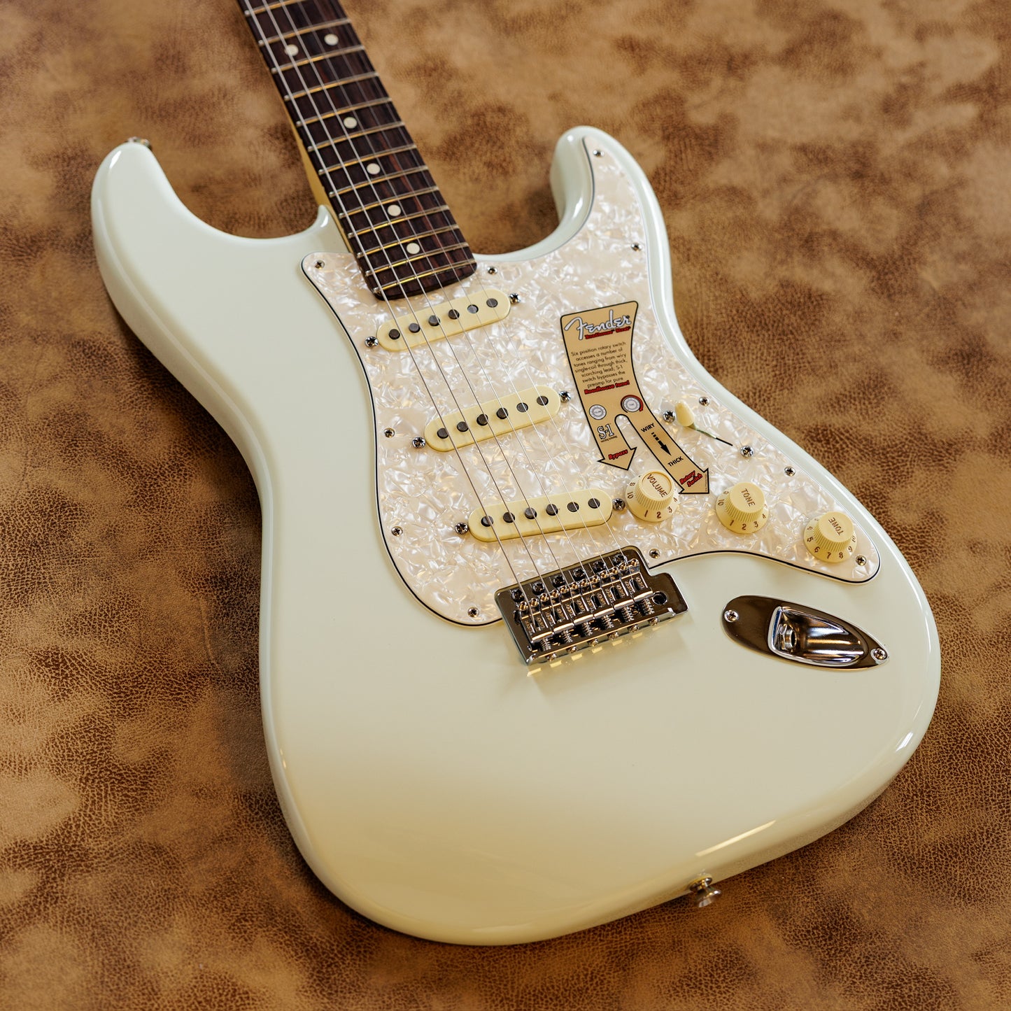 Minty Fender Deluxe Roadhouse Stratocaster with Rosewood Fretboard 2014 - 2015 - Sonic Blue