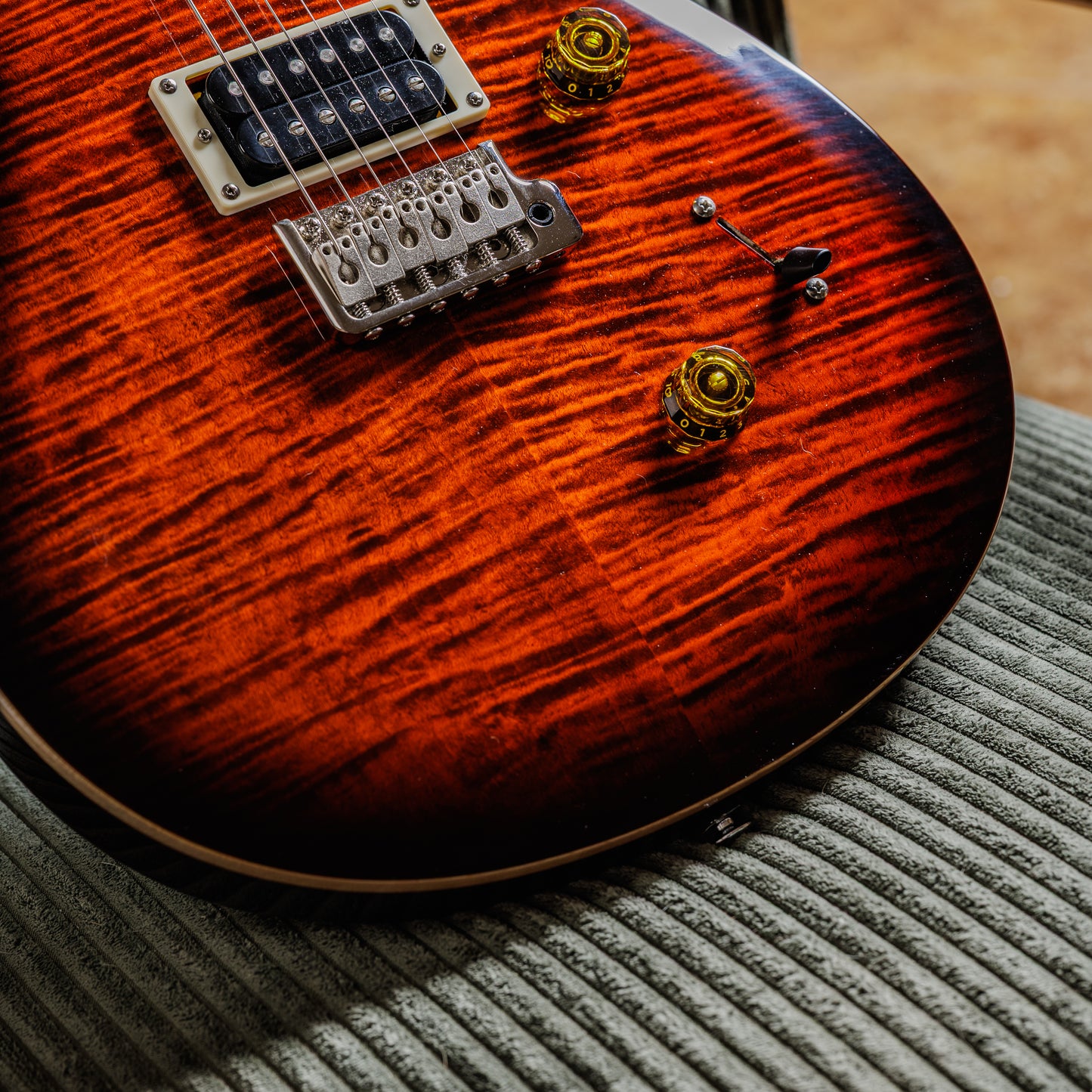 PRS SE Custom 24 2025 - 2026 - Orange Tiger Smokeburst