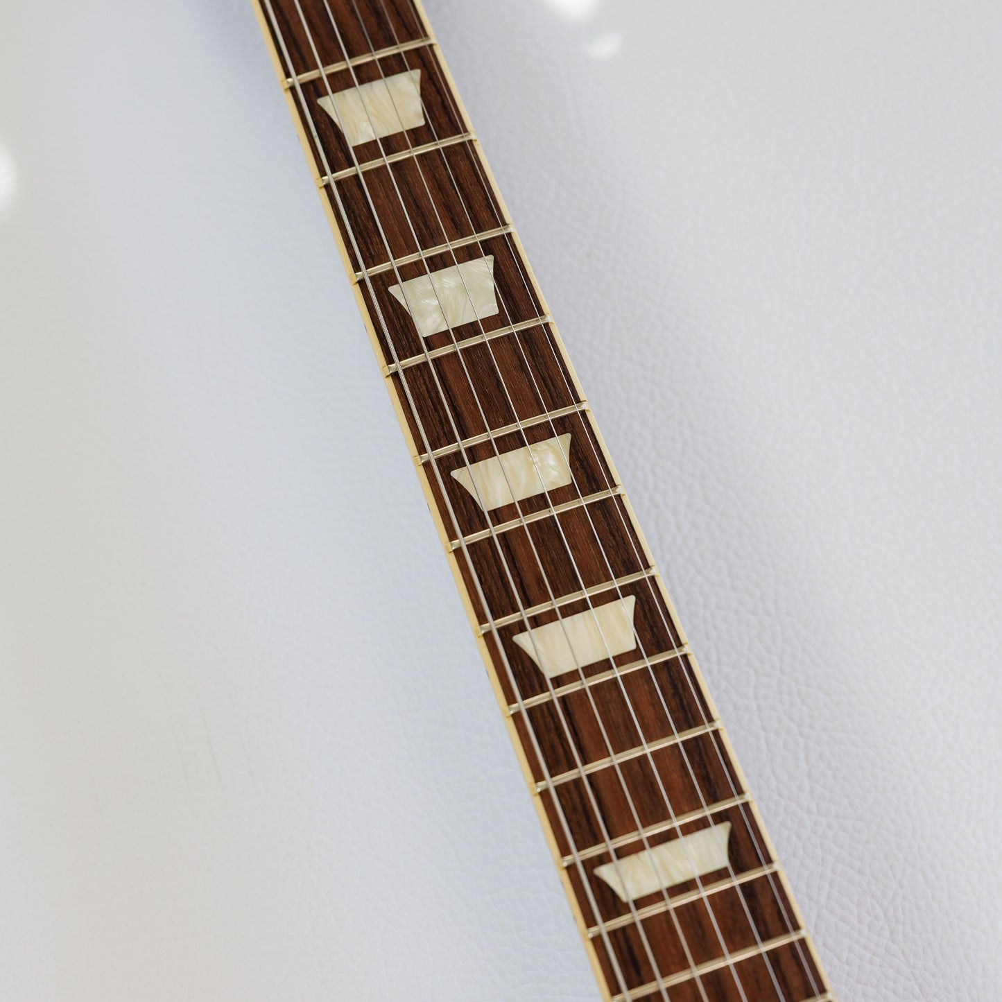 Gibson Les Paul Traditional Pro V Satin Mahogany Top 2020 - Satin Wine Red