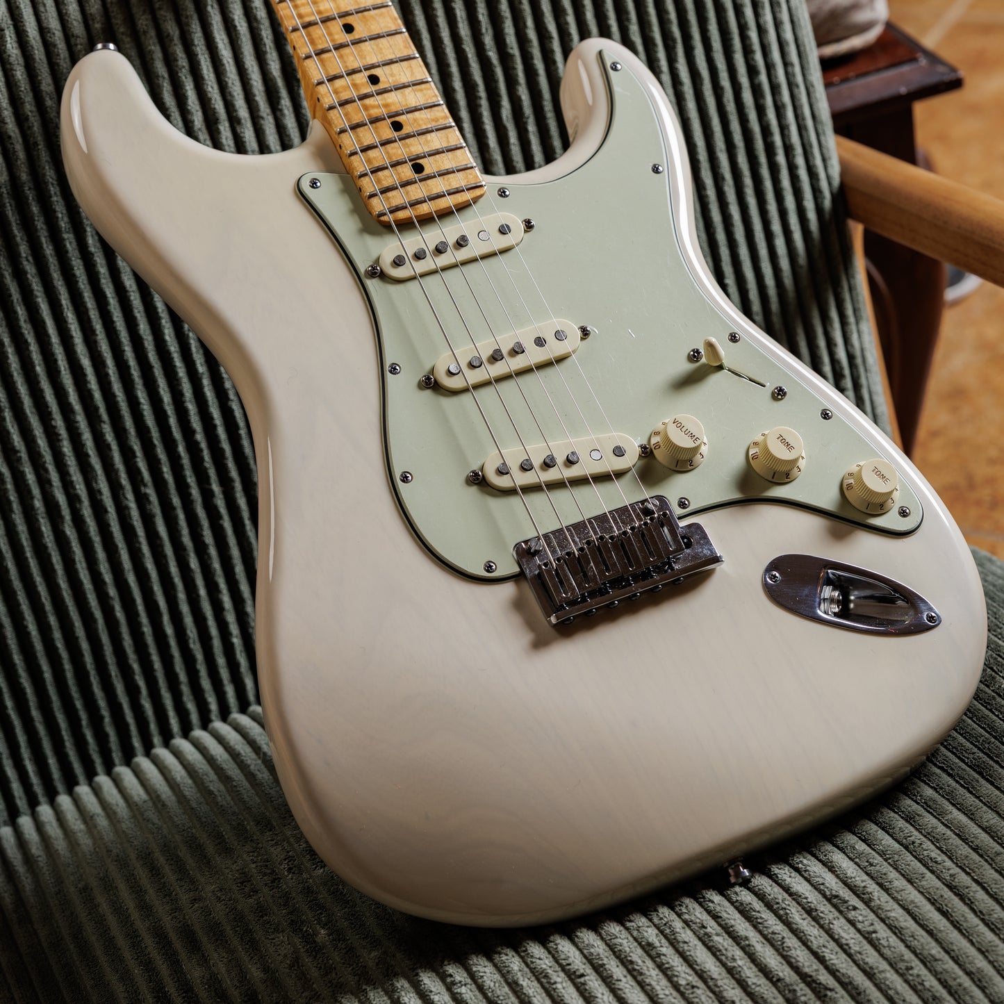 Fender Custom Shop Custom Deluxe Stratocaster - Transparent White