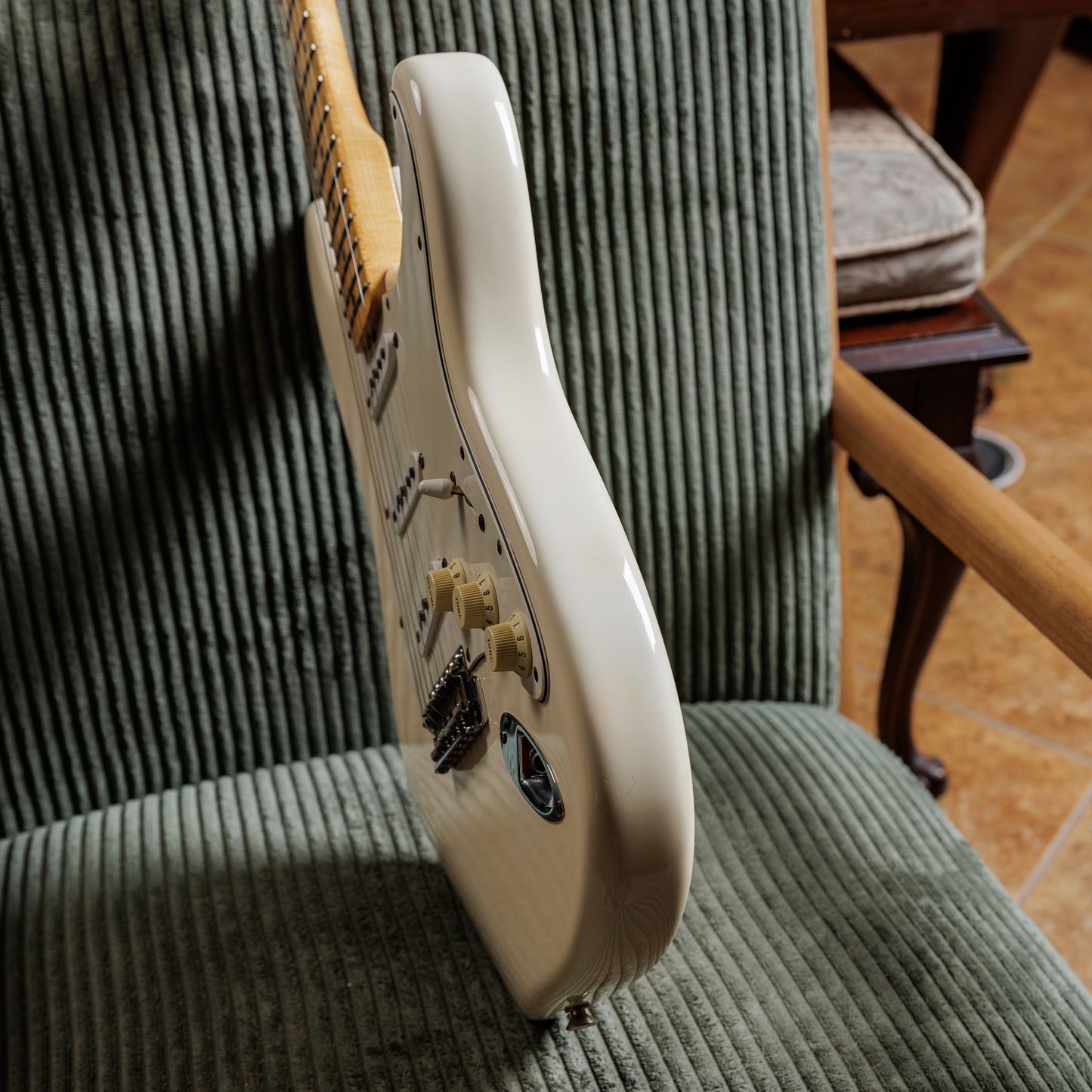 Fender Jimi Hendrix Voodoo Stratocaster with Maple Fretboard 1997 - 2000 - Olympic White