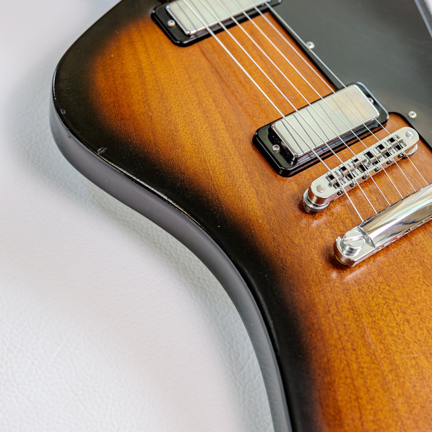 Gibson Firebird Studio '70s Tribute 2012 - 2013 - Satin Vintage Sunburst