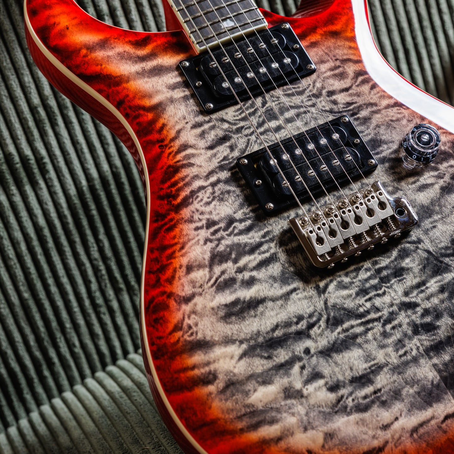 PRS SE Custom 24-08 Quilt 2025 - Present - Charcoal Cherry Burst