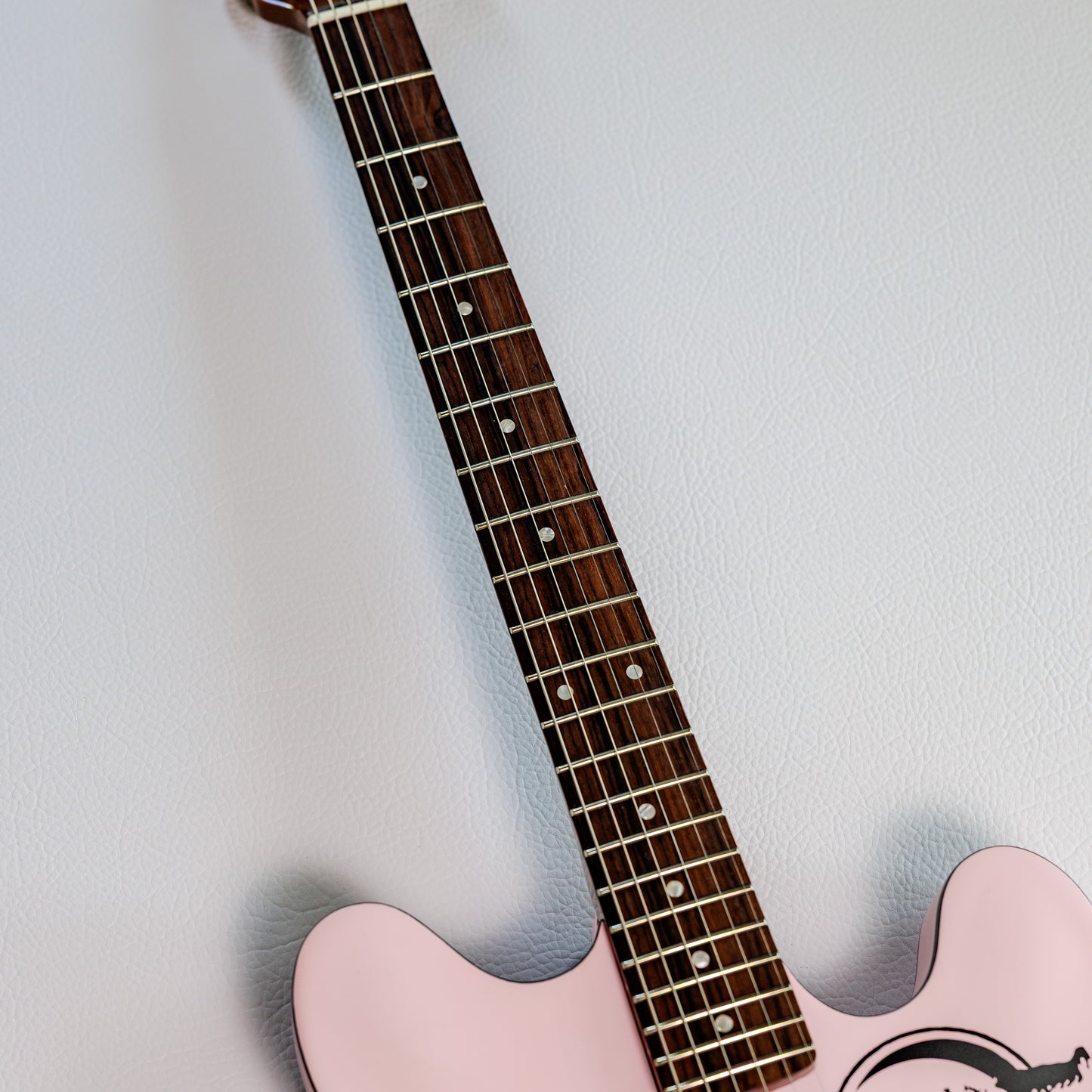 CLEAN Fender Tom DeLonge Starcaster 2024 - Present - Shell Pink
