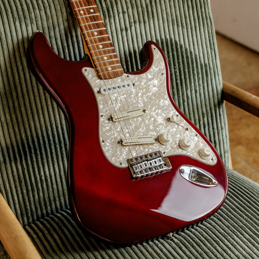 Fender Standard Stratocaster with Rosewood Fretboard 1998 - 2005 - Midnight Wine