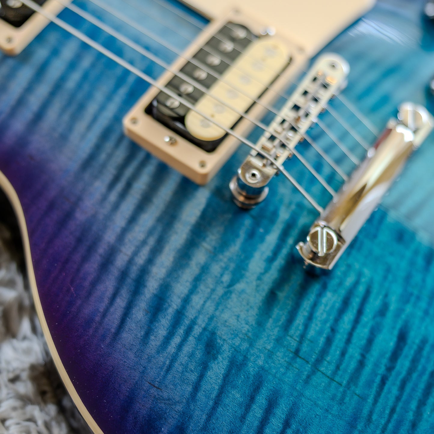Stunning Gibson Les Paul Traditional Pro V 2019 - Present - Blueberry Burst