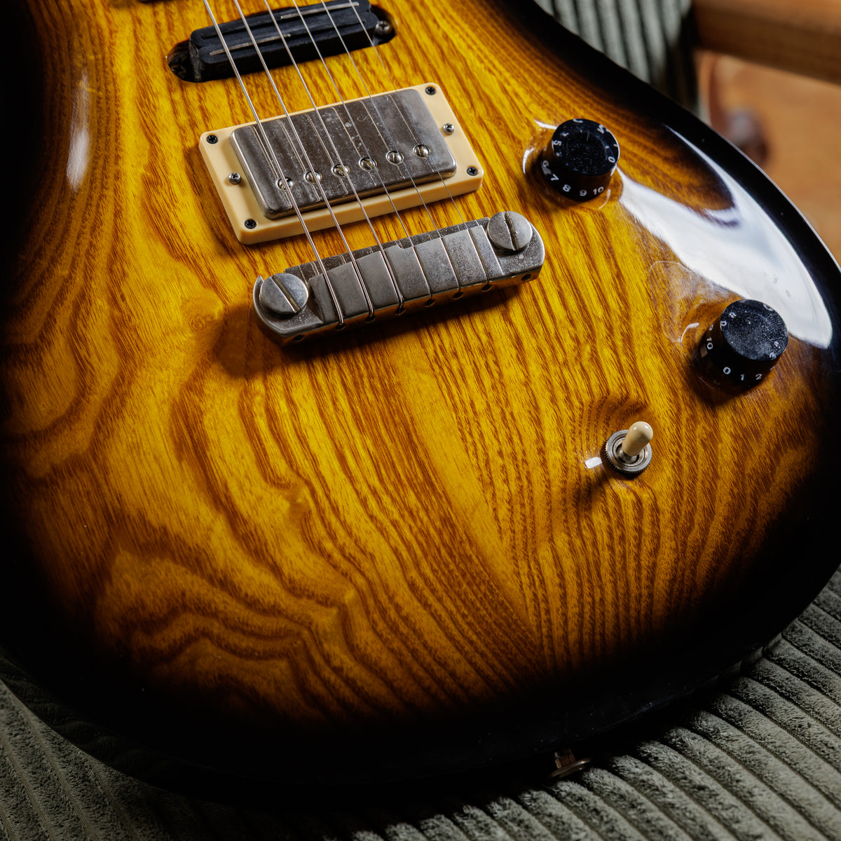 PRS Swamp Ash Special with Maple Fretboard 1998 - Tri-Color Sunburst