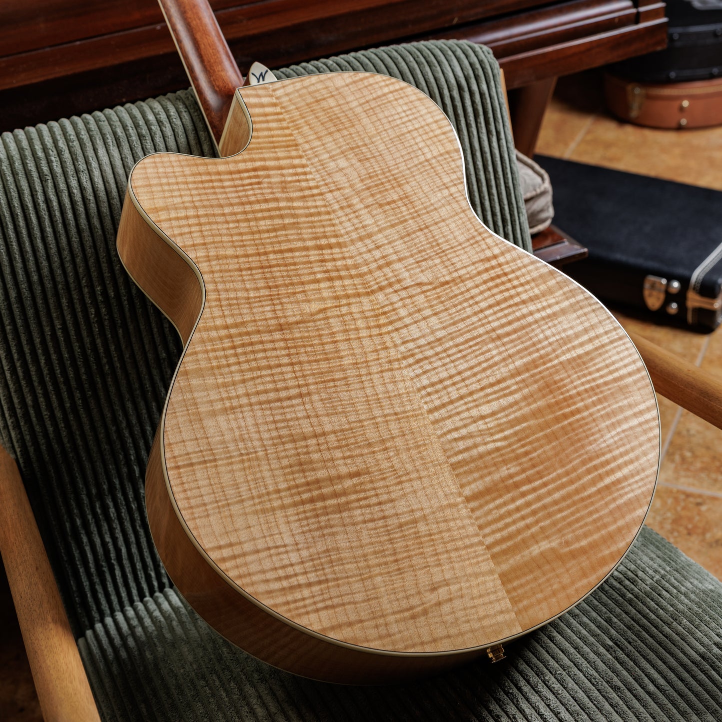 Washburn HJ40SCE Heritage Jumbo with Electronics 2010s - Natural