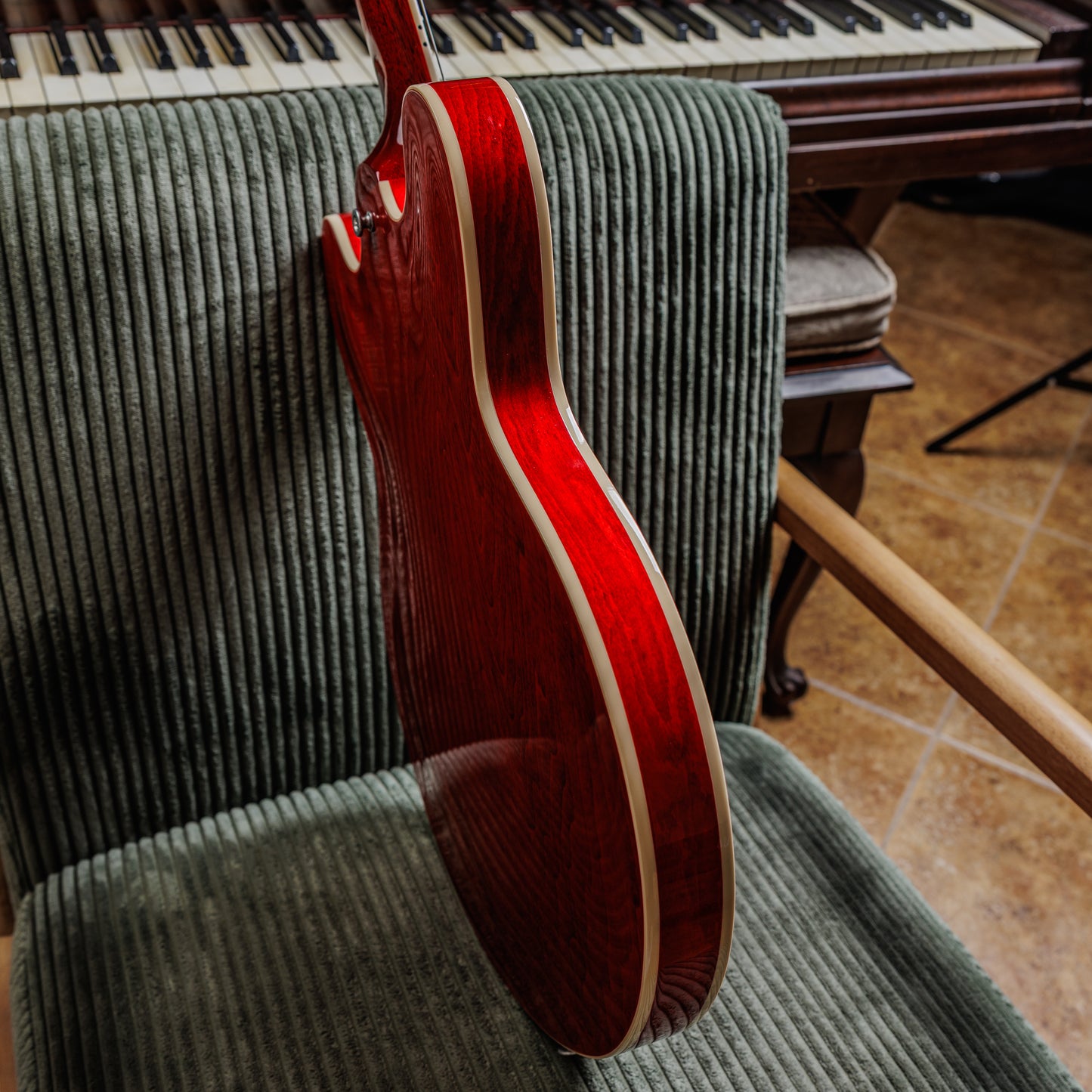 Gibson ES-330 2025 - Sixties Cherry