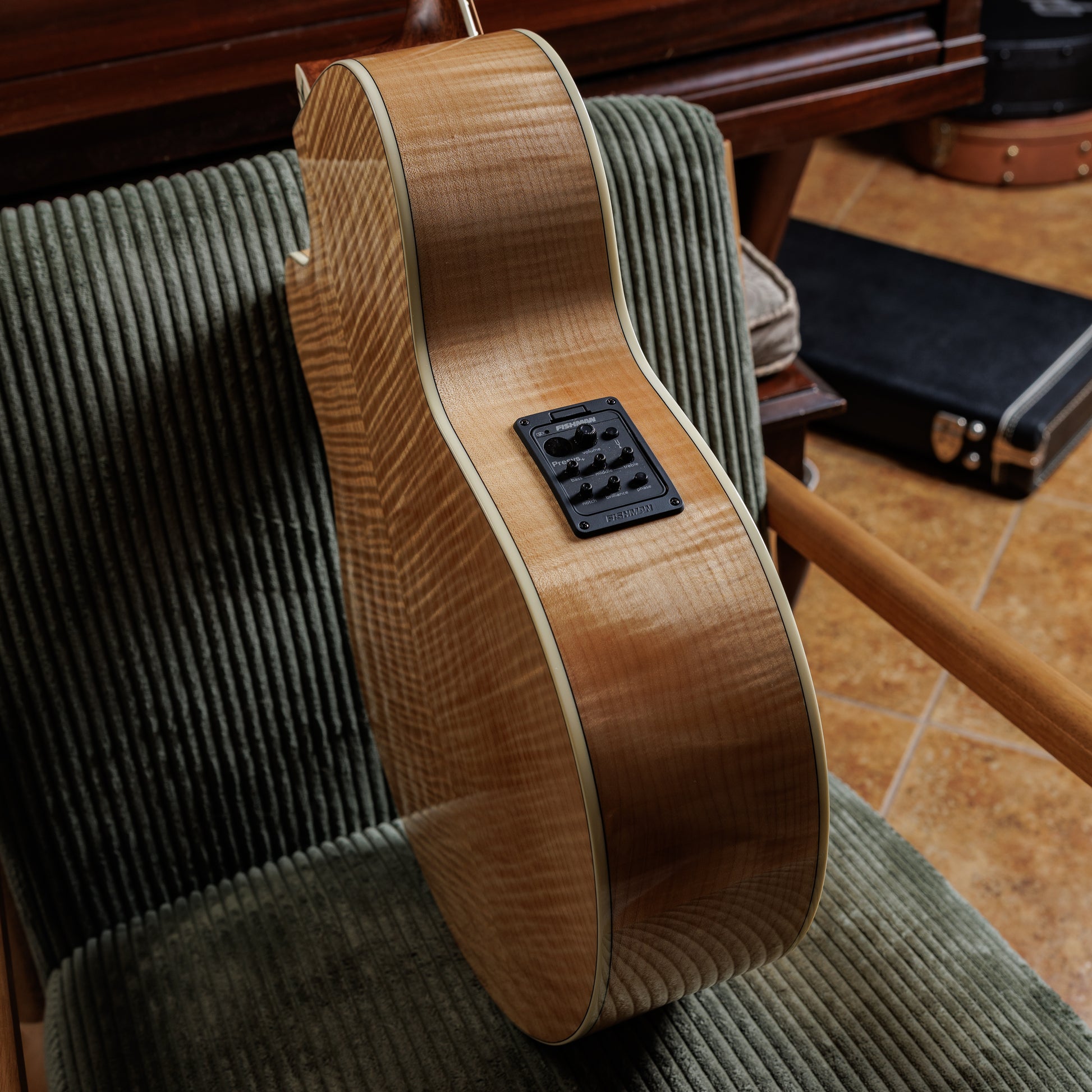 Washburn HJ40SCE Heritage Jumbo with Electronics 2010s - Natural