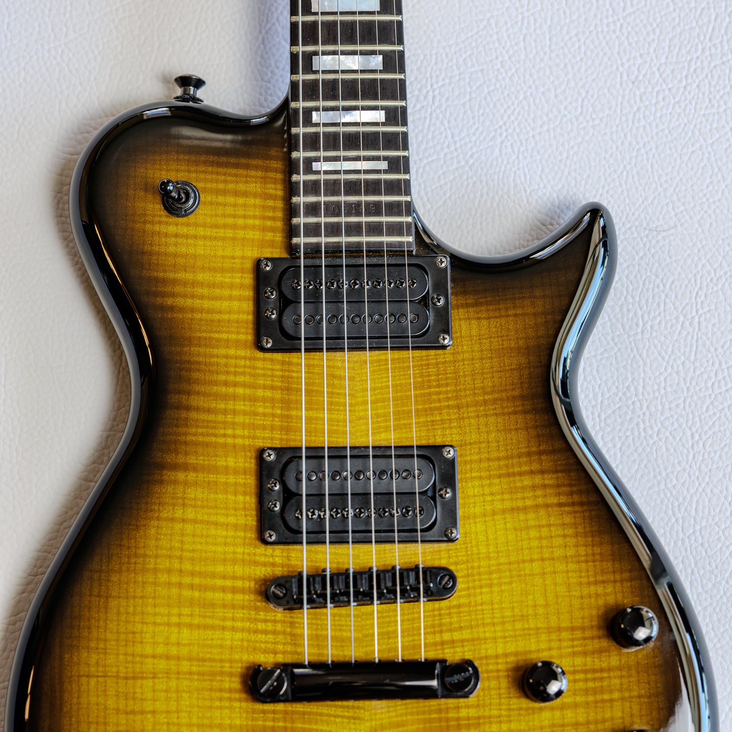 Carvin SC90 - Tobacco Burst - Neck Through construction