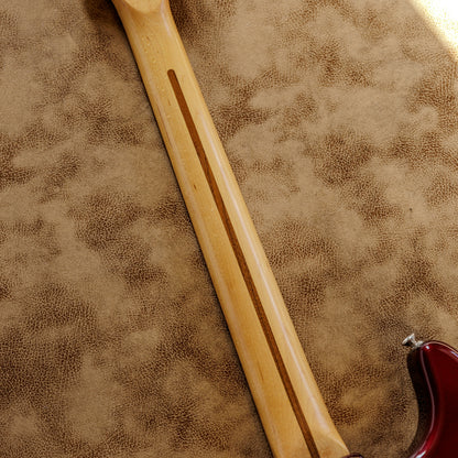 Fender Standard Stratocaster with Rosewood Fretboard 1998 - 2005 - Midnight Wine