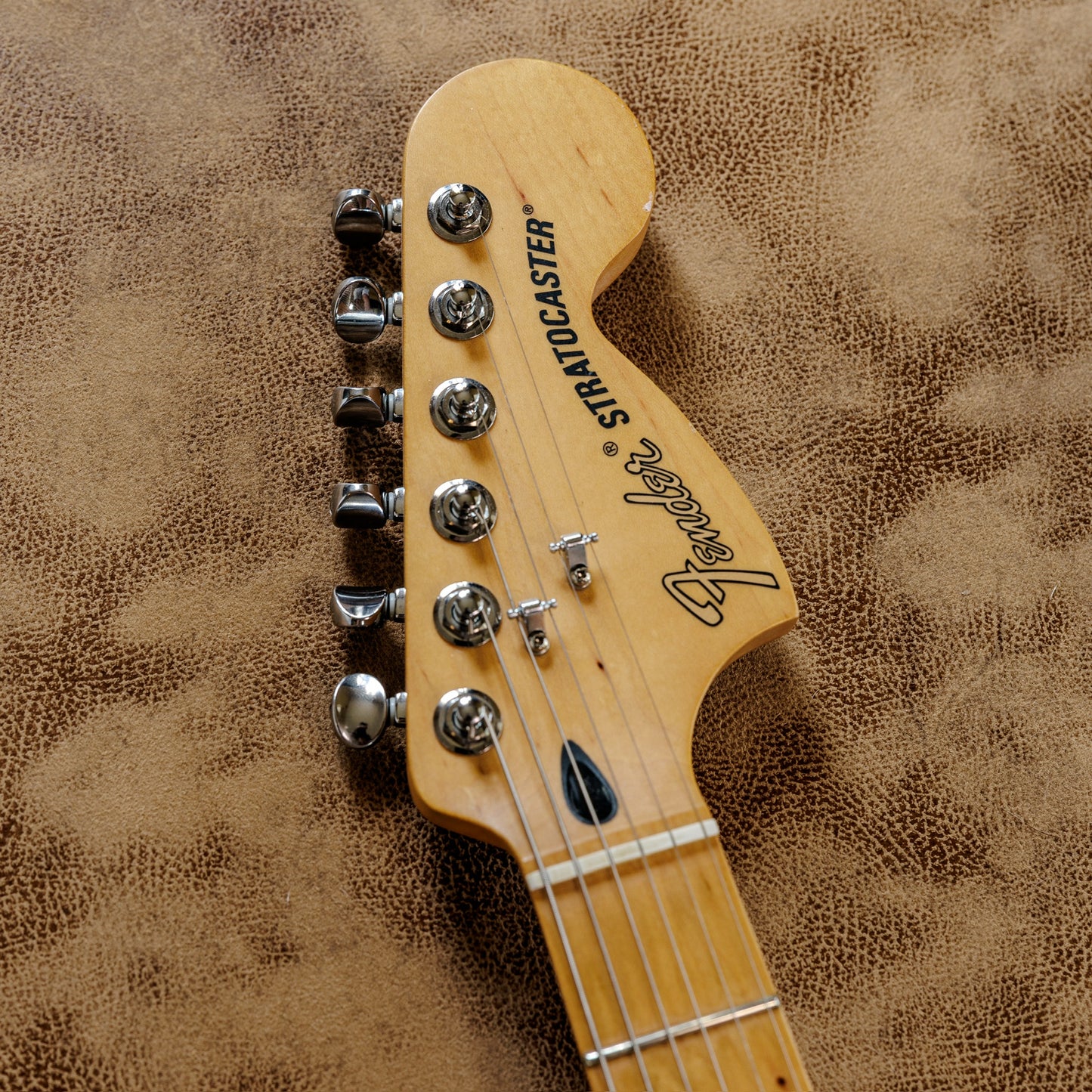 Fender Deluxe Stratocaster with Maple Fretboard 2017 - 2019 - Vintage Blonde