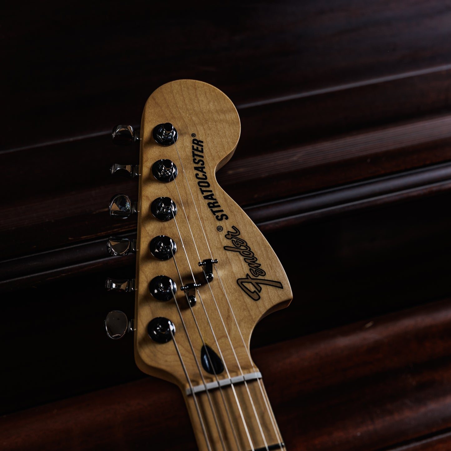 Fender Deluxe Roadhouse Stratocaster with Maple Fretboard 2018 - Olympic White