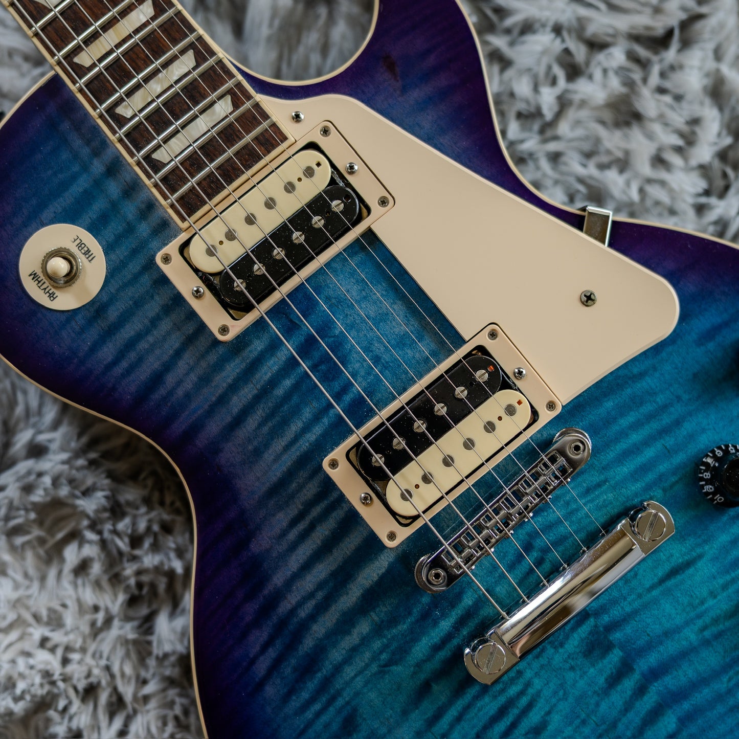 Stunning Gibson Les Paul Traditional Pro V 2019 - Present - Blueberry Burst