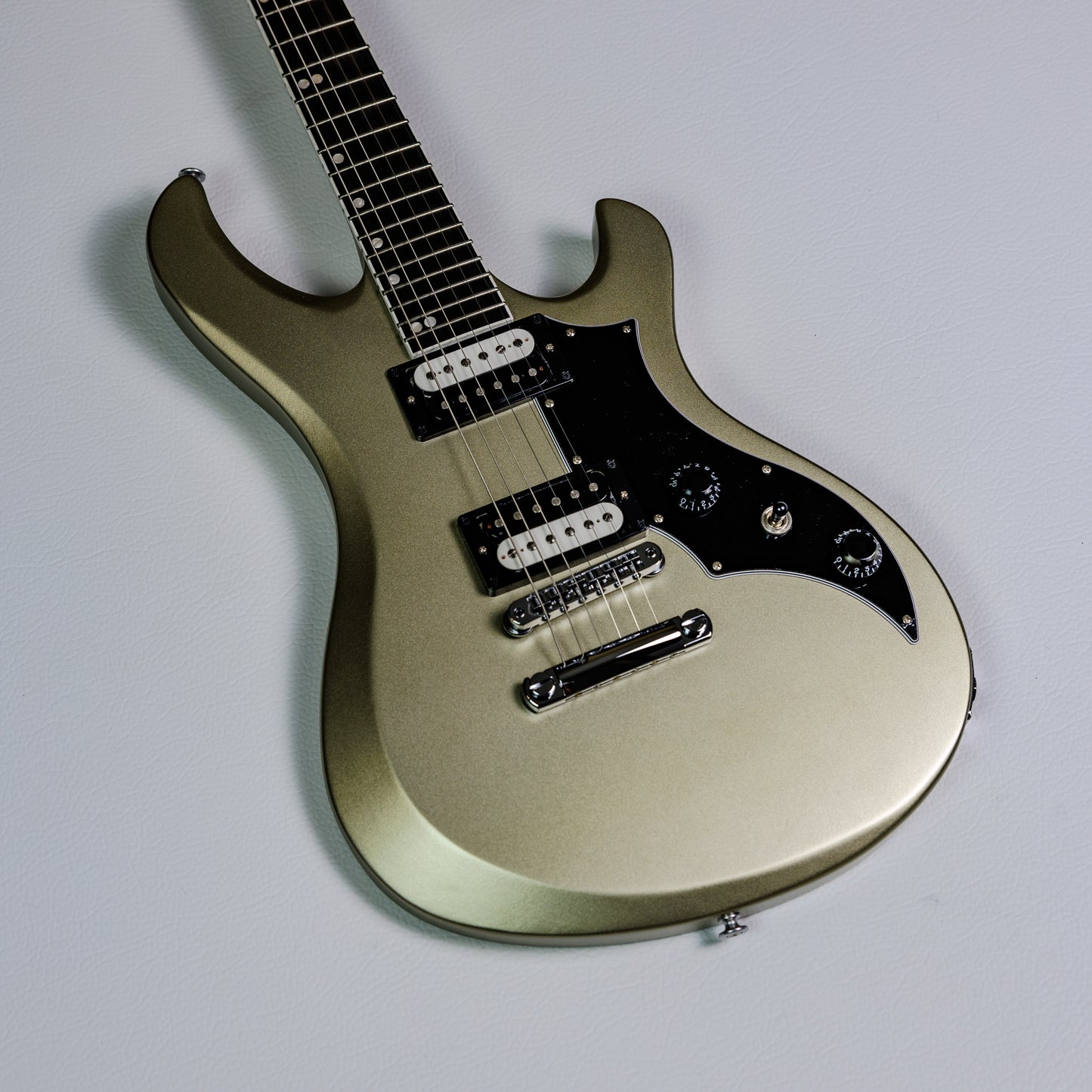 Gibson Victory 2024 - Present - Gold Mist Satin