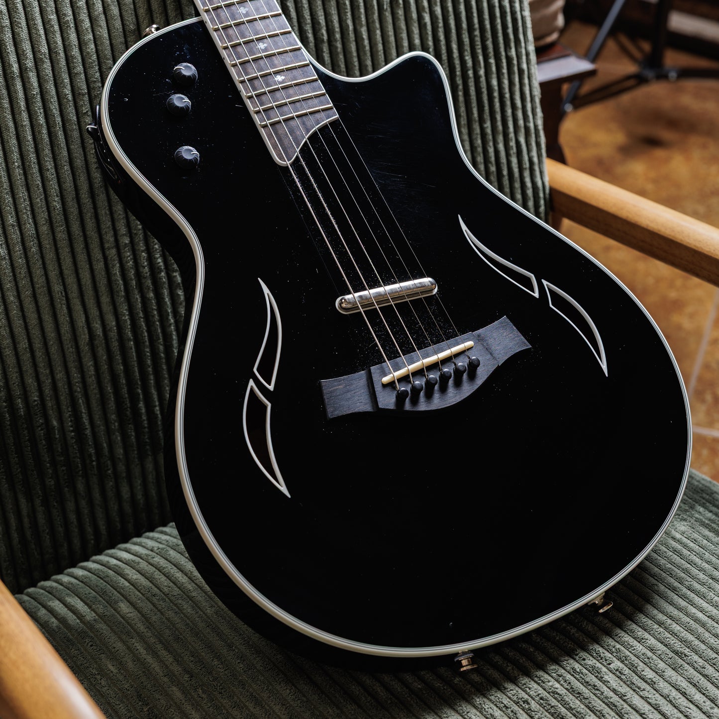 Taylor T5z Standard with Sitka Spruce Top 2014 - Present - Black