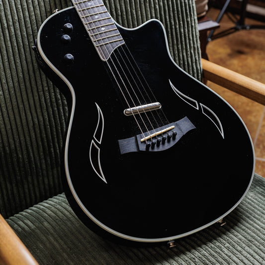 Taylor T5z Standard with Sitka Spruce Top 2014 - Present - Black