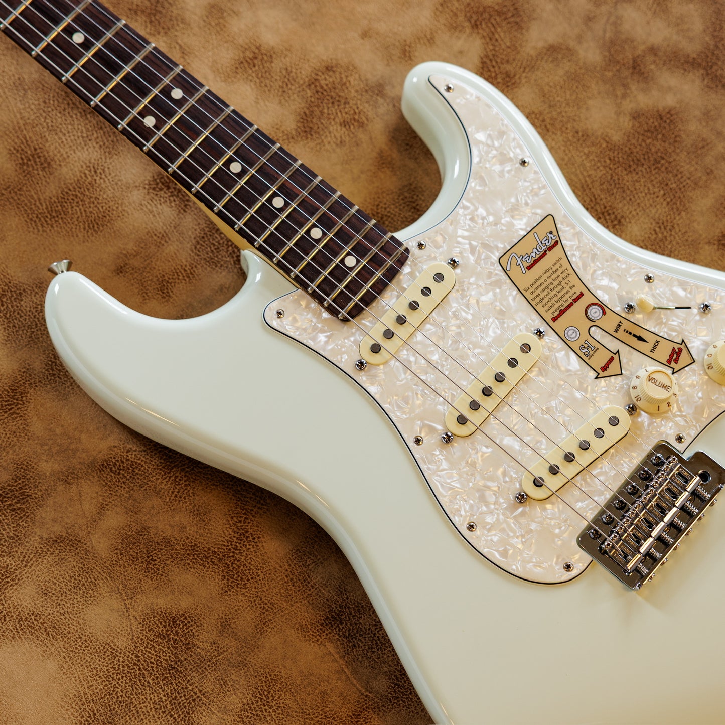 Minty Fender Deluxe Roadhouse Stratocaster with Rosewood Fretboard 2014 - 2015 - Sonic Blue