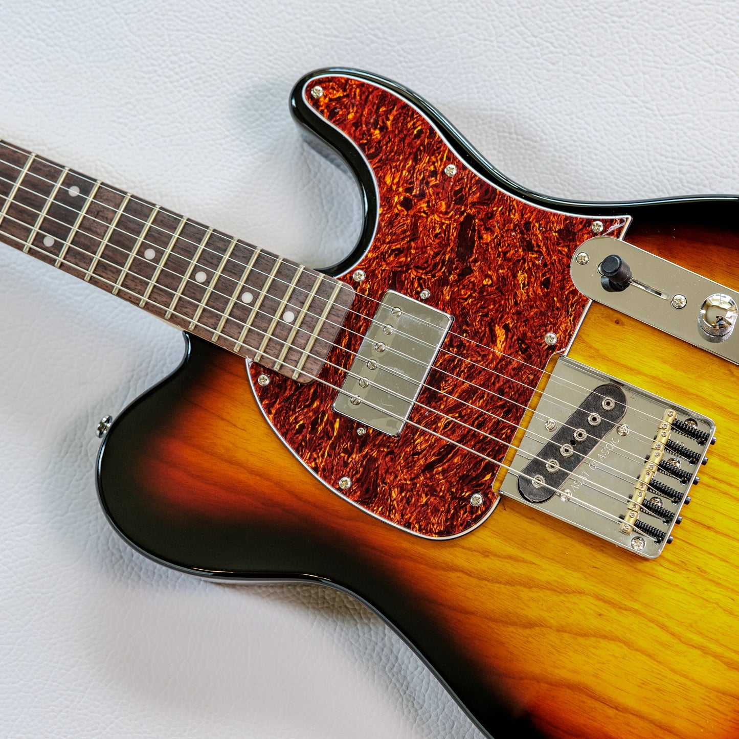 G&L Tribute Series ASAT Classic Bluesboy with Rosewood Fretboard 2010 - Present - 3-Tone Sunburst