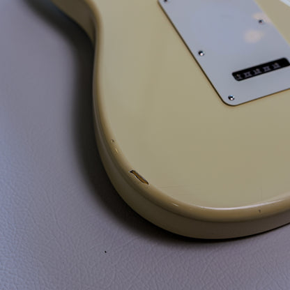 Fender Standard Stratocaster with Maple Fretboard 2005 - Arctic White