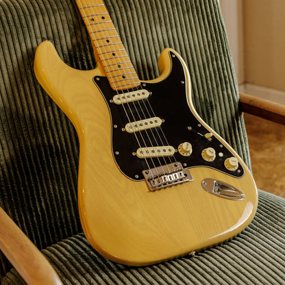 Fender Deluxe Stratocaster with Maple Fretboard 2017 - 2019 - Vintage Blonde