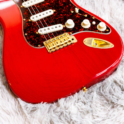 Fender Deluxe Super Stratocaster with Rosewood Fretboard 1997 - 2004 - Crimson Transparent