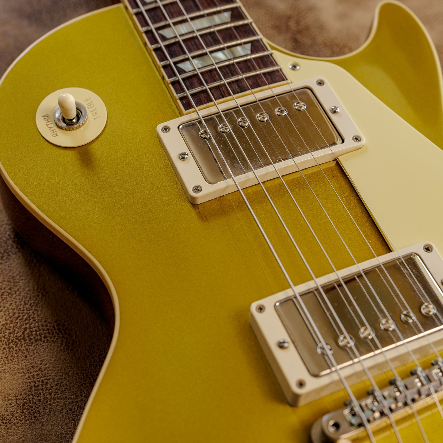 Gibson Custom Shop R7 ’57 Les Paul Standard Reissue Goldtop – Made to Measure Gloss – Case Candy