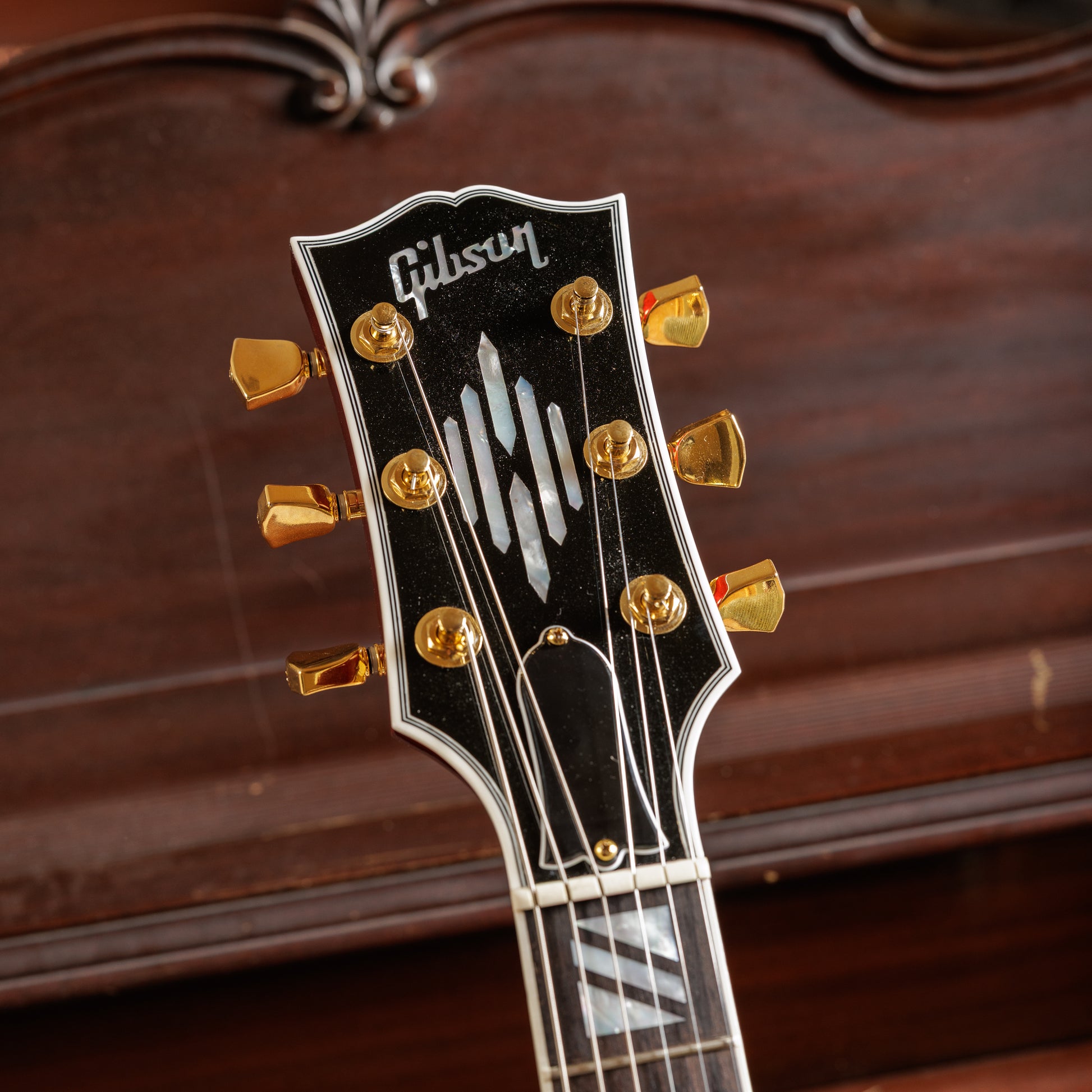 Gibson Les Paul Supreme 2024 - Dark Wine Red