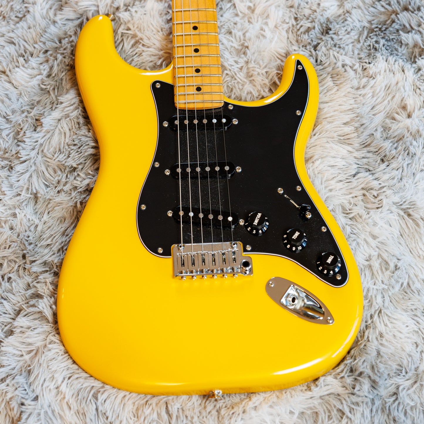 Fender Player II Modified Stratocaster with Maple Fretboard 2025 - Present - Sunshine Yellow