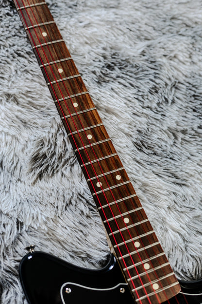 Fender Special Edition Blacktop Jazzmaster HH Stripe 2015-2016 - Black with Candy Apple Red Racing Stripe