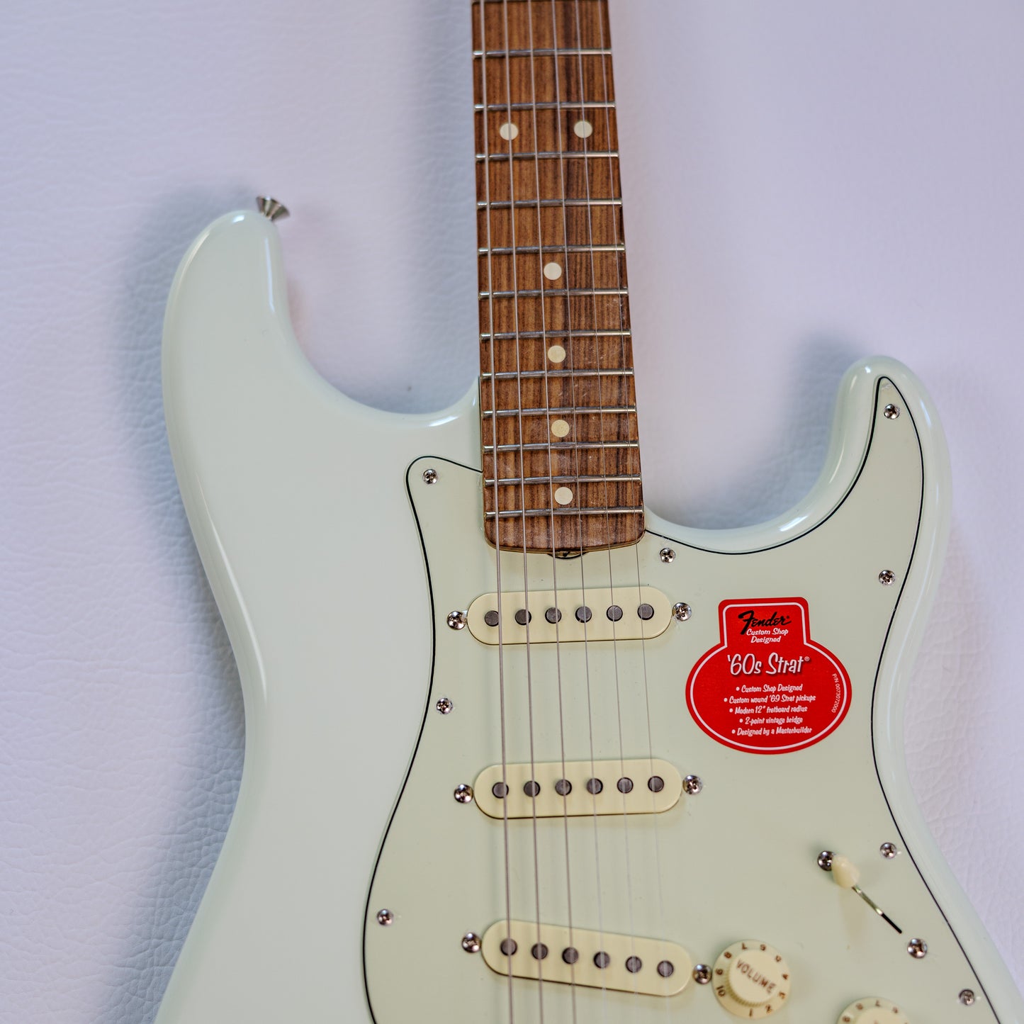 Fender Classic Player '60s Stratocaster with Pau Ferro Fretboard 2018 - Sonic Blue
