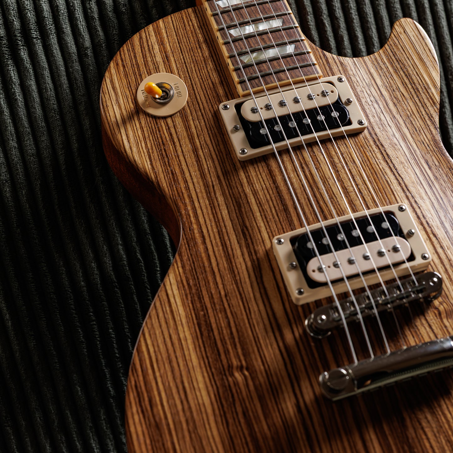 Gibson Guitar Of The Week #19 Les Paul Classic Antique 2007 - Zebra Wood