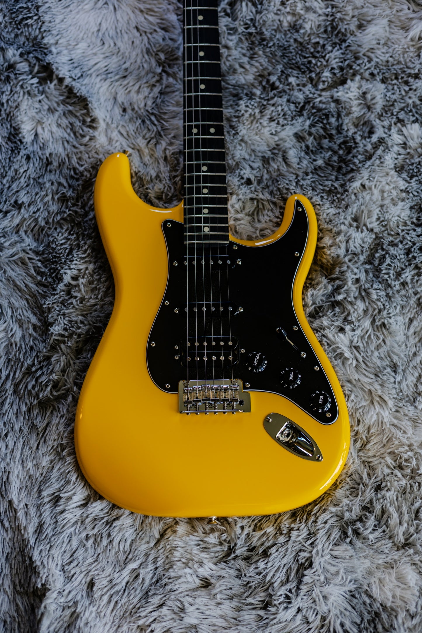 Fender Player Stratocaster HSS with Ebony Fretboard 2021 - Ferrari Yellow