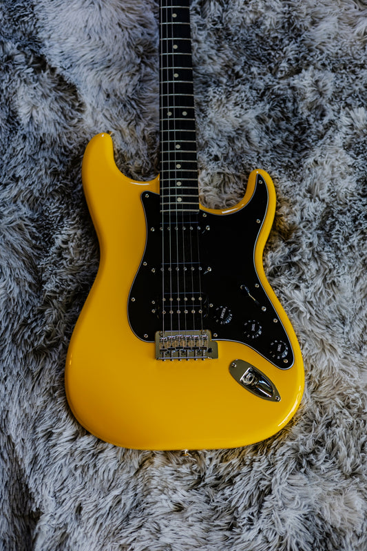 Fender Player Stratocaster HSS with Ebony Fretboard 2021 - Ferrari Yellow