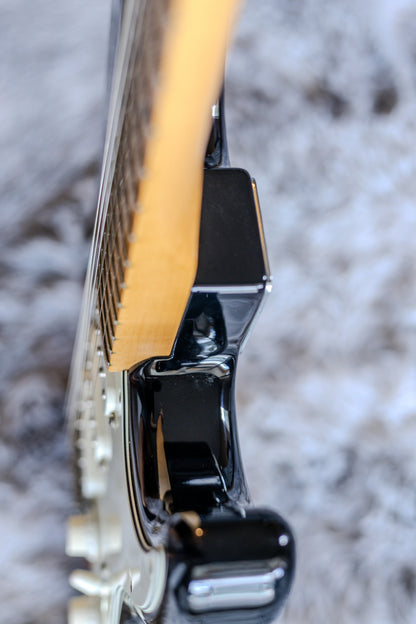 Fender Standard Stratocaster with Maple Fretboard 2006 - 2017 - Brown Sunburst