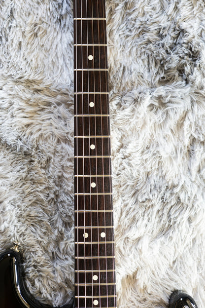 Fender Standard Stratocaster with Maple Fretboard 2006 - 2017 - Brown Sunburst