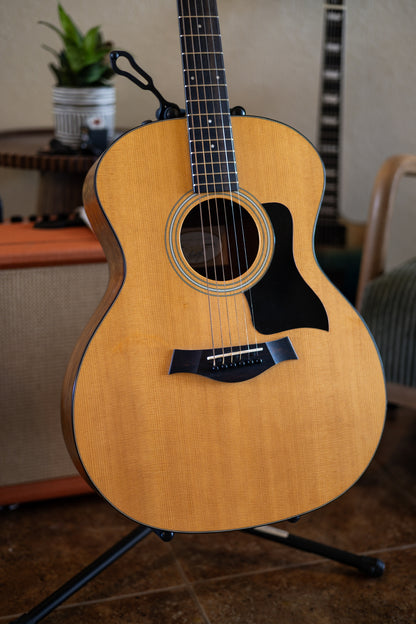 Taylor 114e Walnut with Maple Neck 2019 - Present - Natural