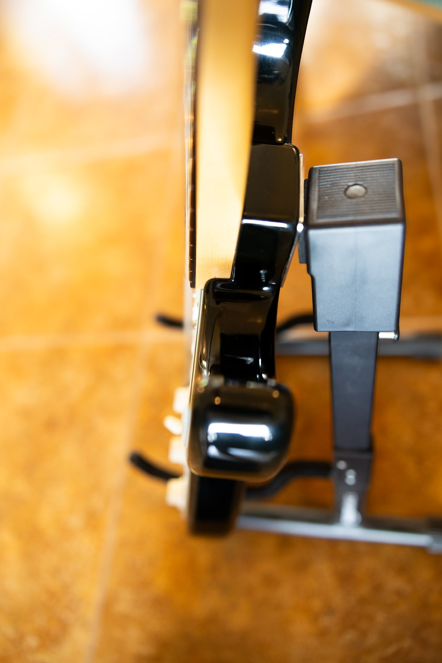 Fender Standard Stratocaster with Maple Fretboard 1998 - 2005 - Brown Sunburst