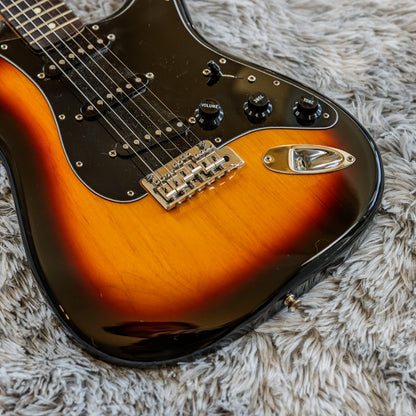 Fender Classic Player '60s Stratocaster with Rosewood Fretboard 2007 - 2018 - 3-Color Sunburst