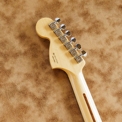 Minty Fender Deluxe Roadhouse Stratocaster with Rosewood Fretboard 2014 - 2015 - Sonic Blue