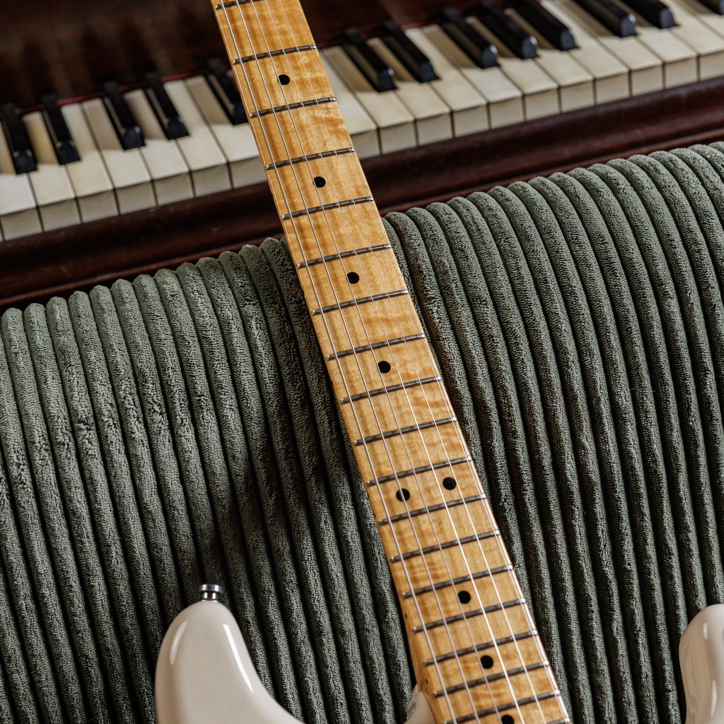 Fender Custom Shop Custom Deluxe Stratocaster - Transparent White
