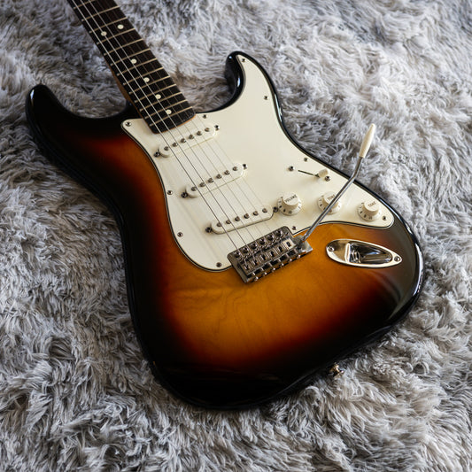 Fender Standard Stratocaster with Maple Fretboard 2006 - 2017 - Brown Sunburst