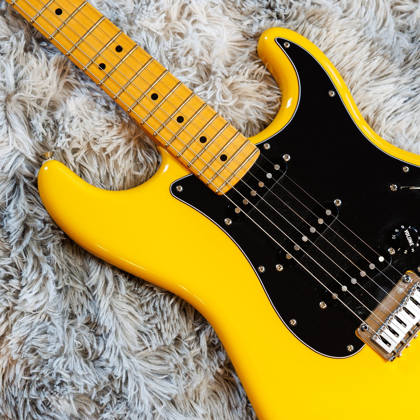 Fender Player II Modified Stratocaster with Maple Fretboard 2025 - Present - Sunshine Yellow