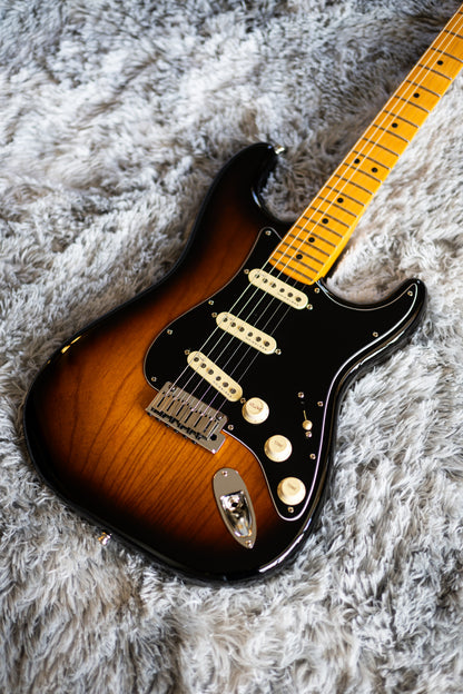 Fender American Ultra Luxe Stratocaster with Maple Fretboard 2021 - Present - 2-Color Sunburst