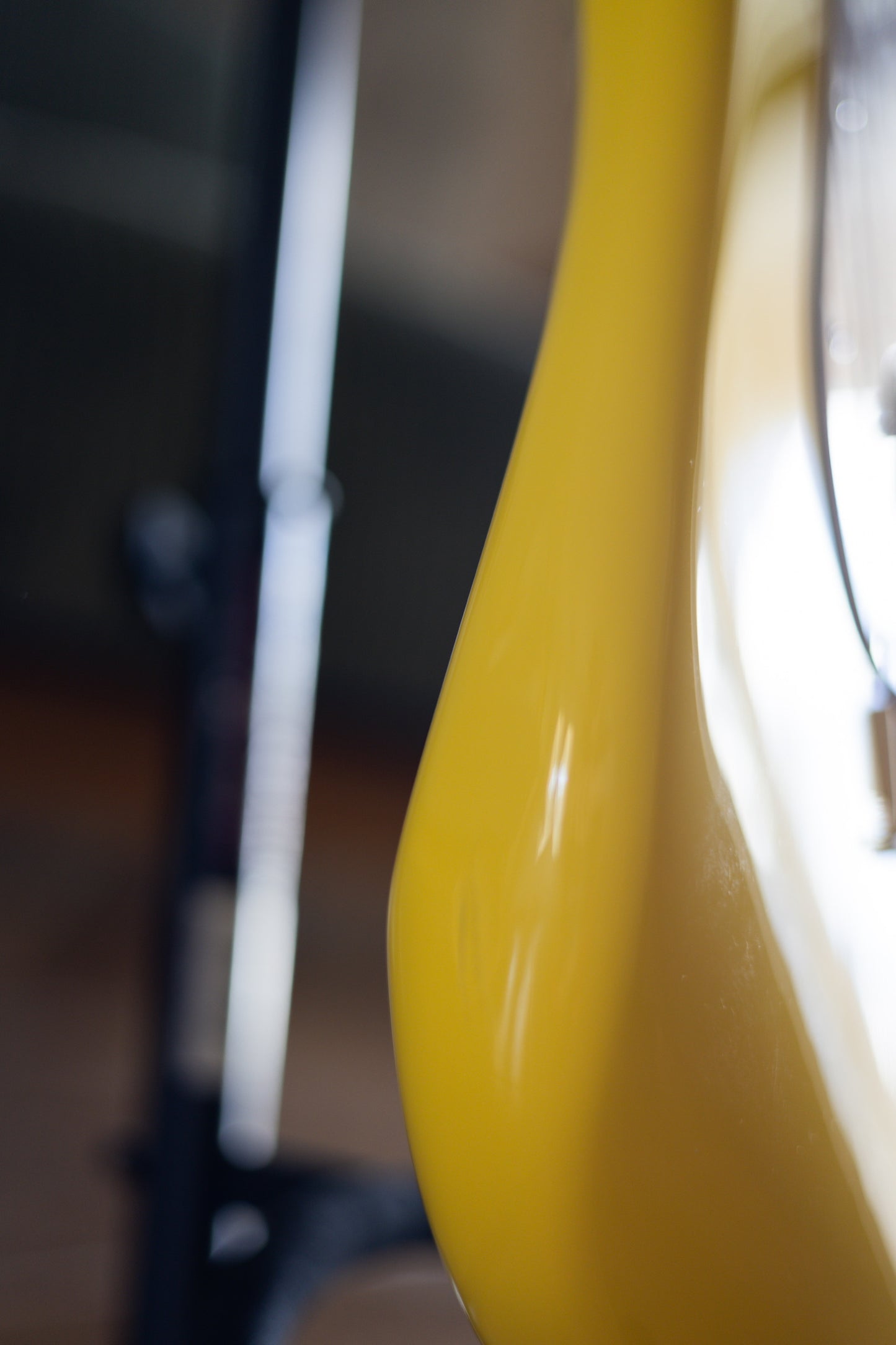 Fender Limited Edition Tom DeLonge Signature Stratocaster 2023 - Graffiti Yellow