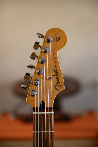 Fender Player Stratocaster with Pau Ferro Fretboard 2018 - Present - Silver