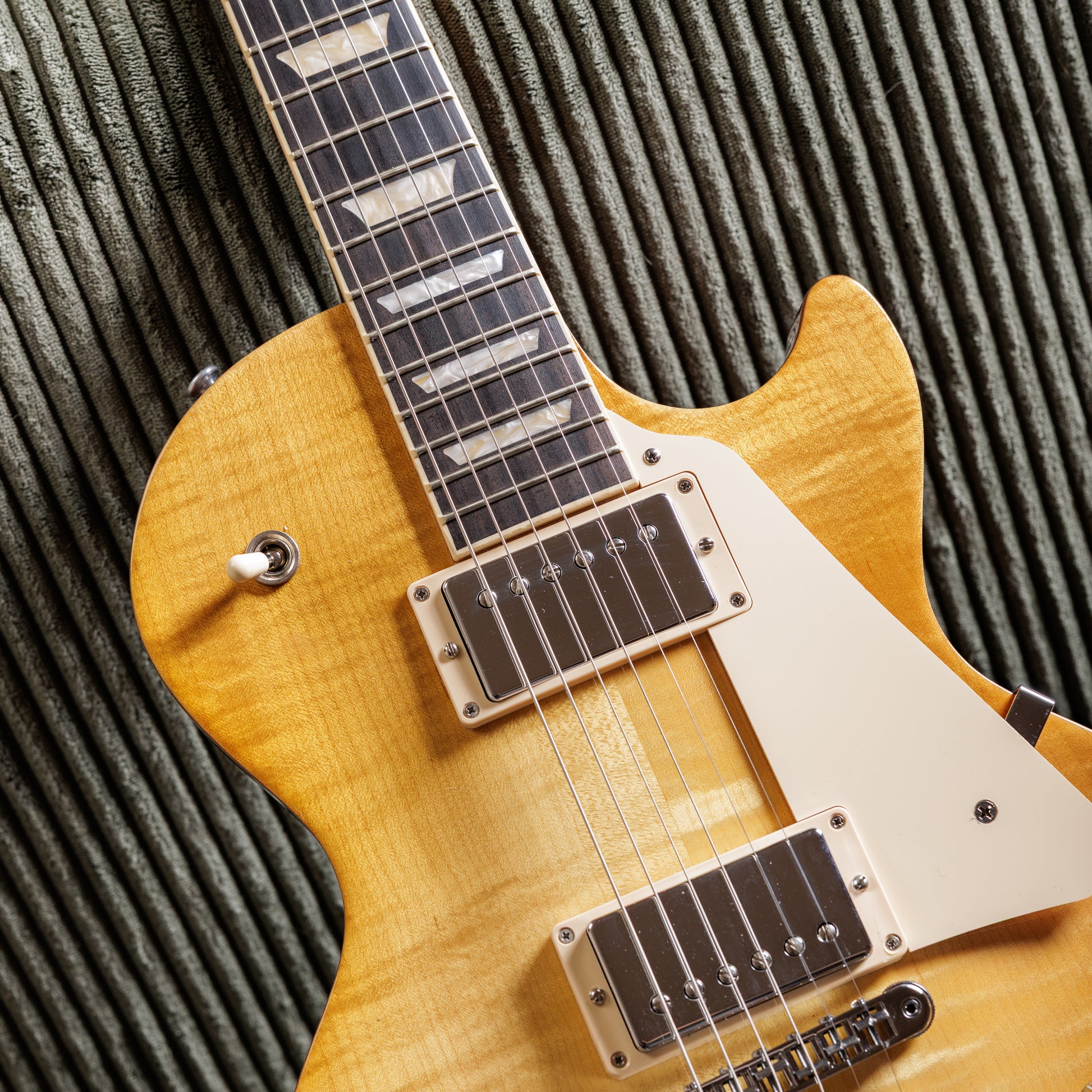 Gibson Les Paul Studio Session 2024 - Honey Burst