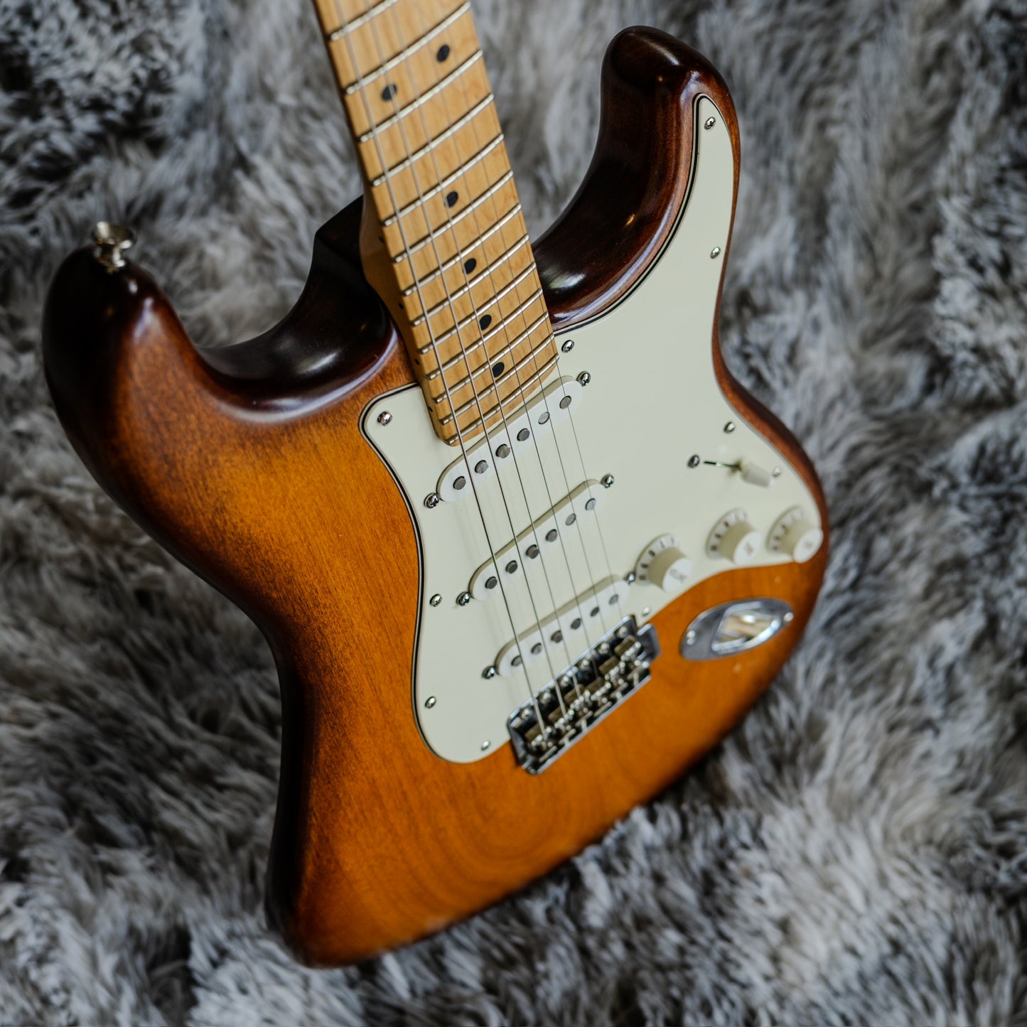 Fender USA Nitro Satin Series Stratocaster 2012 - 2014 - Honeyburst