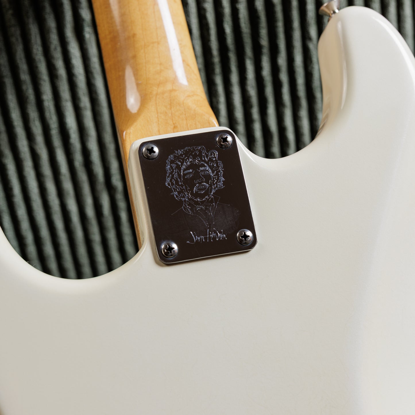Fender Jimi Hendrix Voodoo Stratocaster with Maple Fretboard 1997 - 2000 - Olympic White
